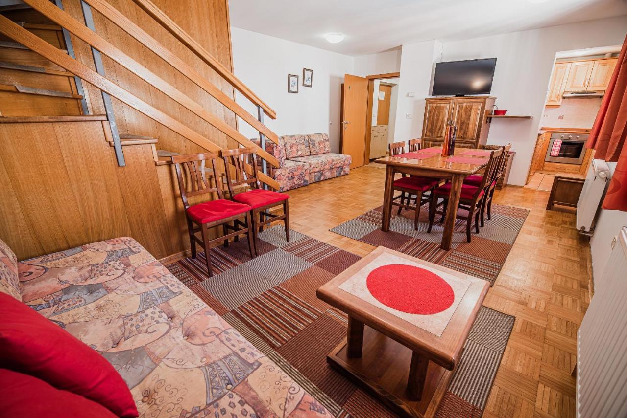 Apartments Rombon Klavdij With Free Onsite Parking 보베츠 외부 사진