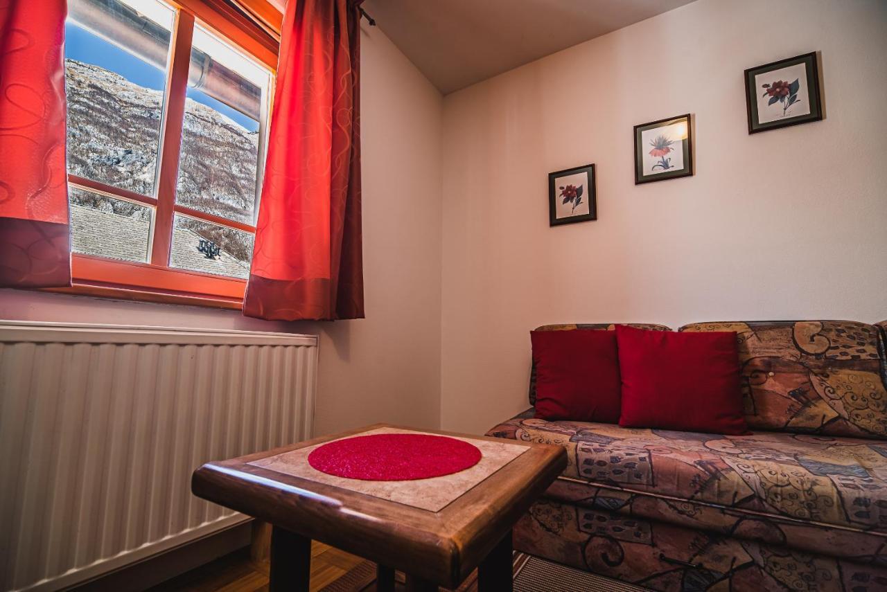 Apartments Rombon Klavdij With Free Onsite Parking 보베츠 외부 사진