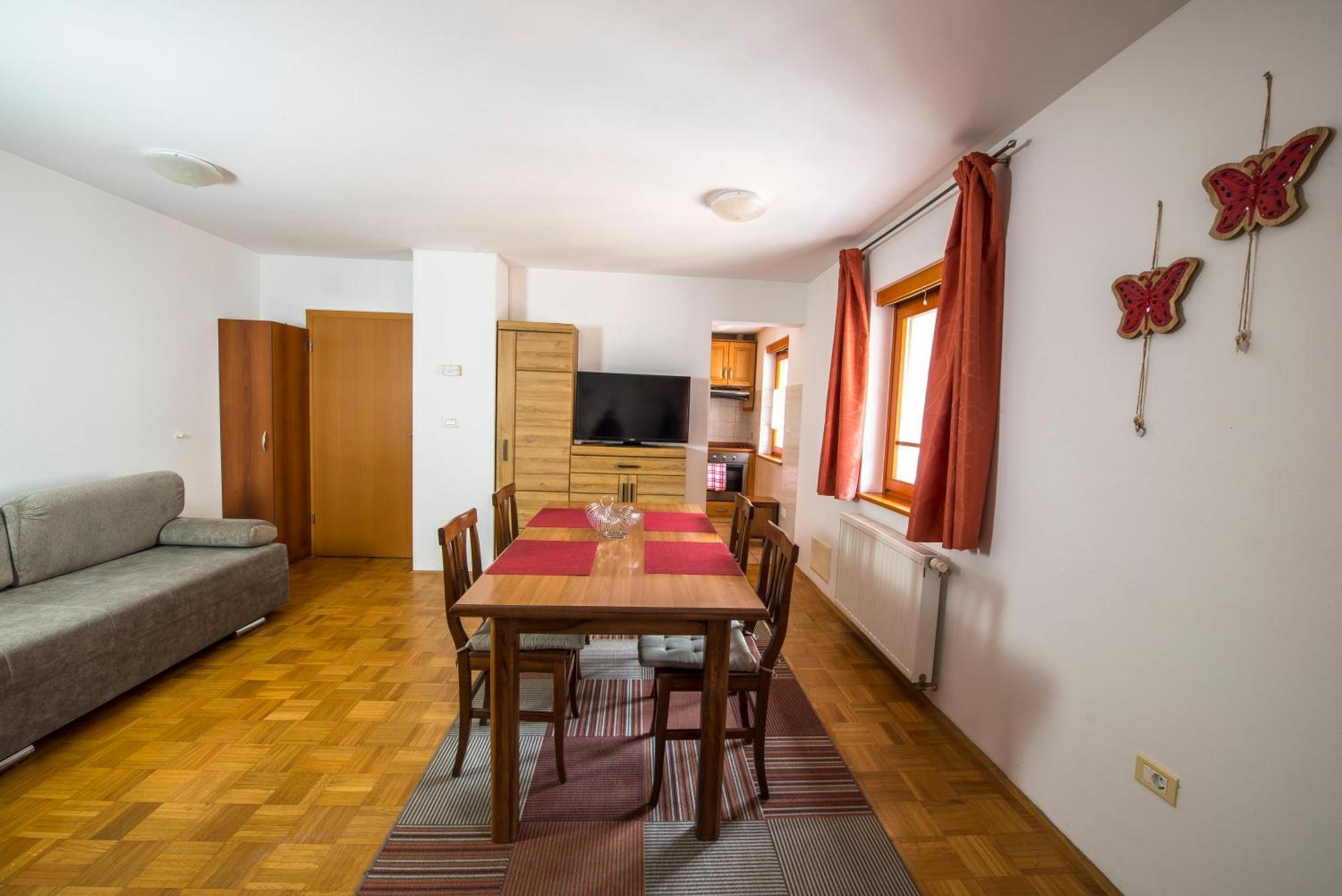 Apartments Rombon Klavdij With Free Onsite Parking 보베츠 외부 사진
